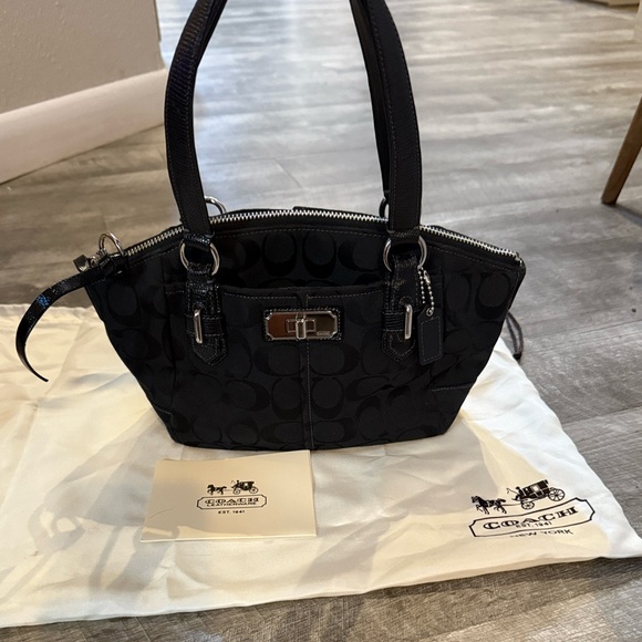 Authentic Coach Small Signature Satchel & Dust Bag - Picture 3 of 16